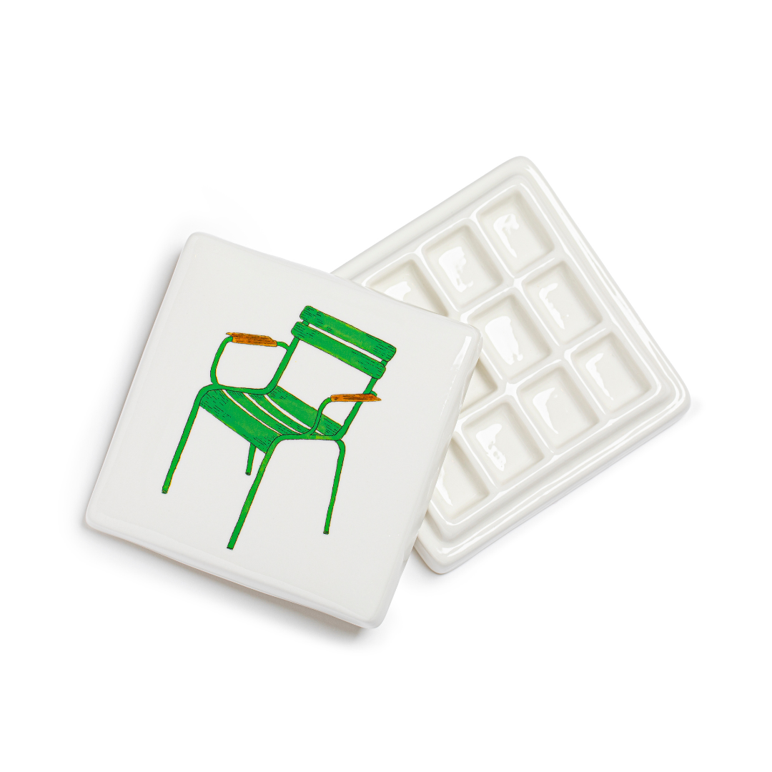 Boîte d’aquarelle en porcelaine | CHAISE DU JARDIN DU LUXEMBOURG