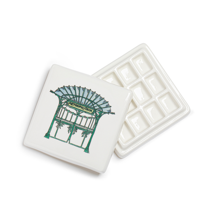 Boîte d’aquarelle en porcelaine | LA BOUCHE DU METROPOLITAIN