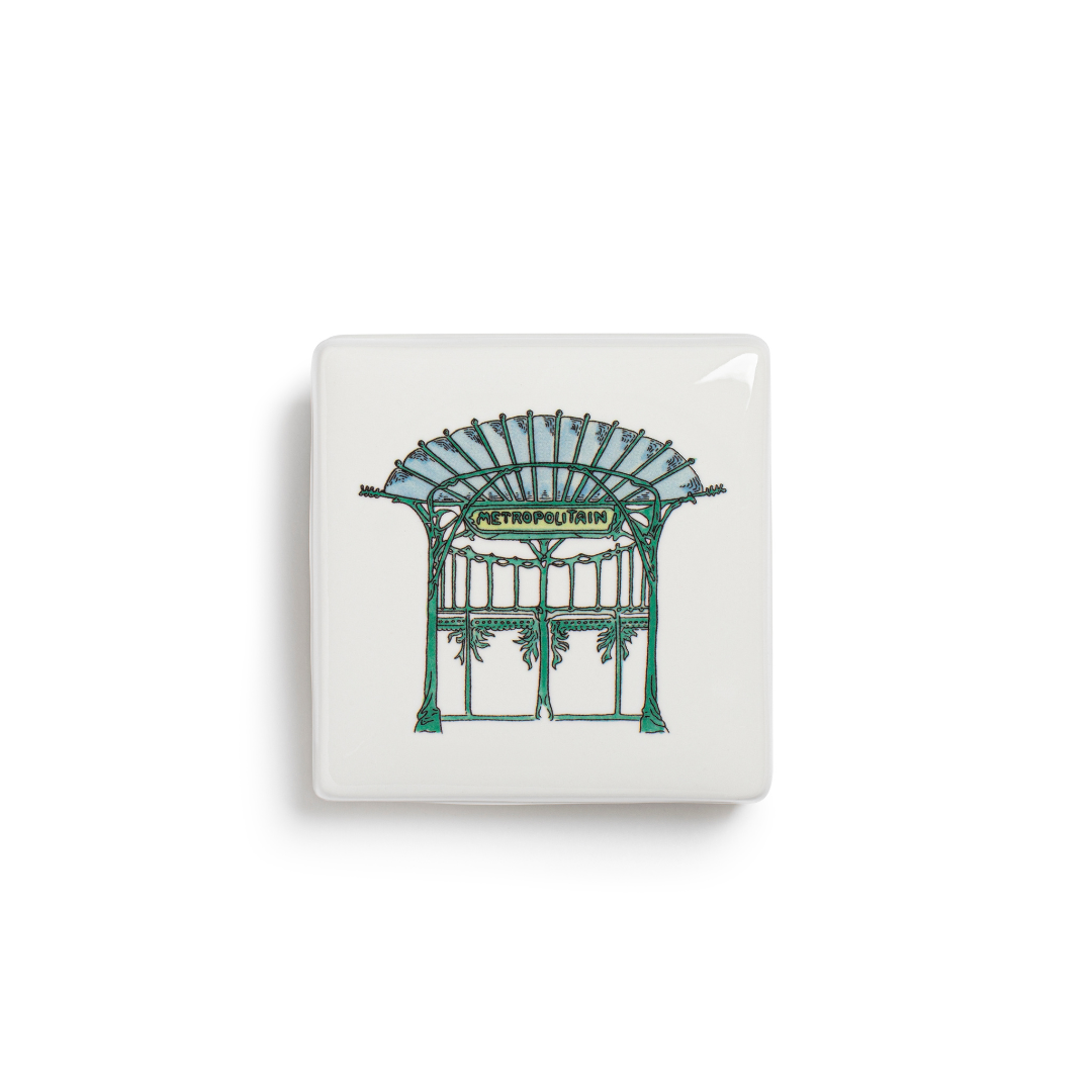 Boîte d’aquarelle en porcelaine | LA BOUCHE DU METROPOLITAIN